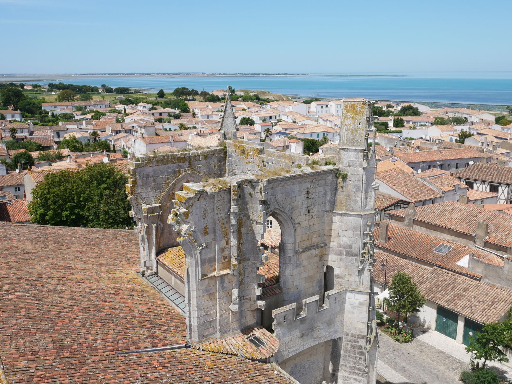 Bâchage de toiture équipe à Quimper